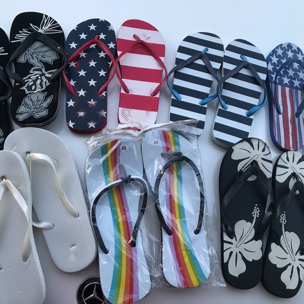 Woman flip flops Lot of SEVEN pairs. Size 6 & 7